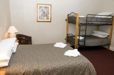 The Alpine Hotel - Australia Accommodation 2