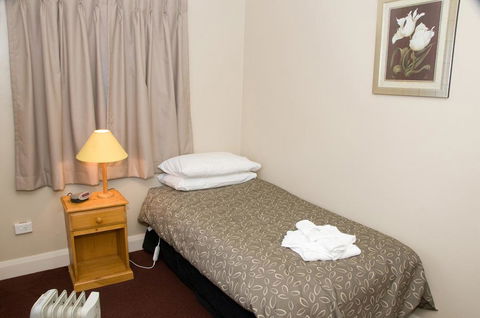 The Alpine Hotel - Australia Accommodation 3
