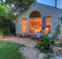The Avenue at Montville Luxury Cottage - Australia Accommodation