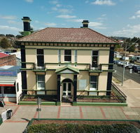 The Bank Guesthouse Glen Innes - Australia Accommodation