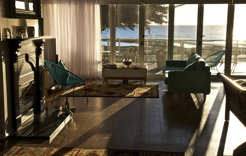 Penguin Beachfront Apartments - Australia Accommodation 0