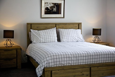 Penguin Beachfront Apartments - Australia Accommodation 25