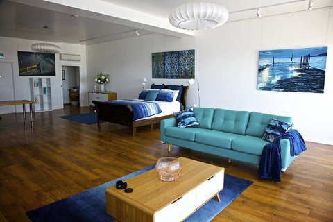 Penguin Beachfront Apartments - Australia Accommodation 3