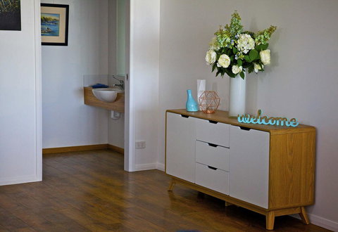 Penguin Beachfront Apartments - Australia Accommodation 11