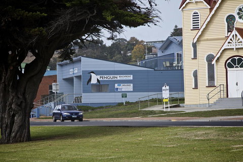 Penguin Beachfront Apartments - Australia Accommodation 19