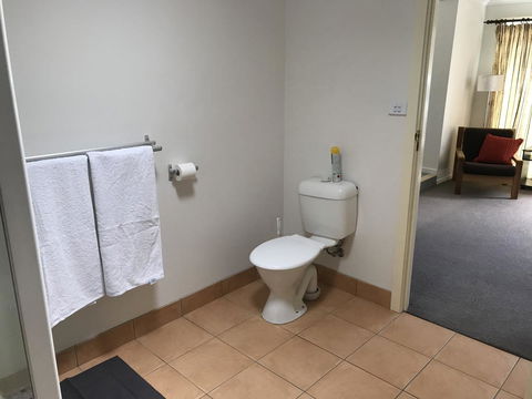 Oatlands Retreat - Australia Accommodation 11
