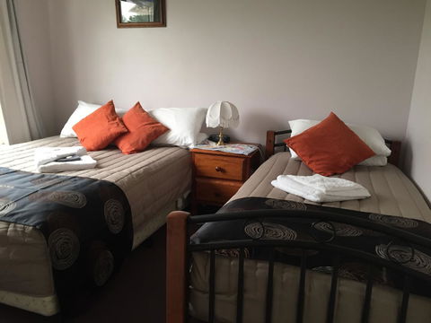 Oatlands Retreat - Australia Accommodation 6