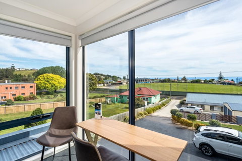 Madsen Retreat - Australia Accommodation 20