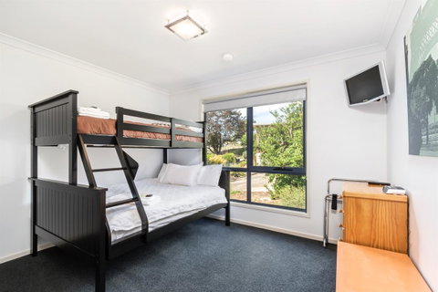 Madsen Retreat - Australia Accommodation 28