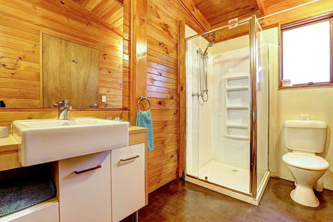 Stewarts Bay Lodge - Australia Accommodation 38
