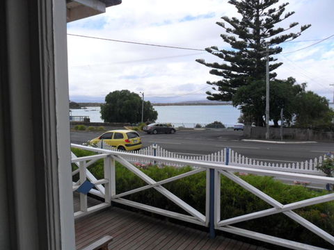 Freycinet Waters - Australia Accommodation 12