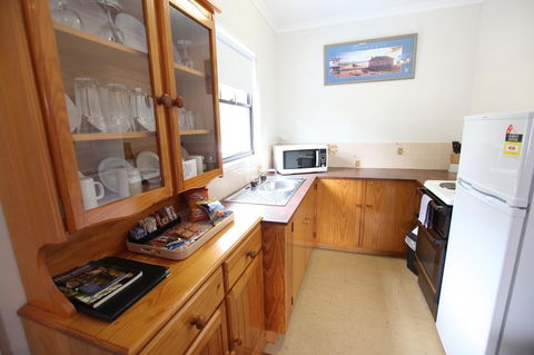 The Fox And Hounds Historic Hotel - Australia Accommodation 4