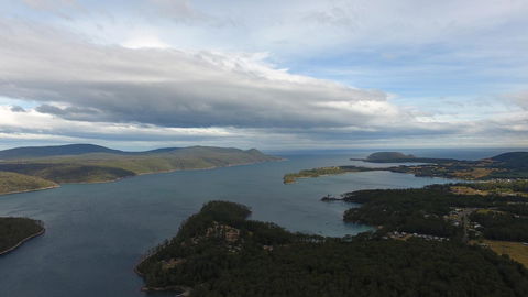 The Fox And Hounds Historic Hotel - Australia Accommodation 1