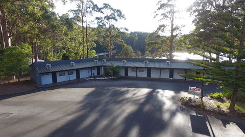 The Fox And Hounds Historic Hotel - Australia Accommodation 3