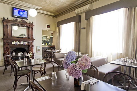 Deloraine Hotel - Australia Accommodation 5