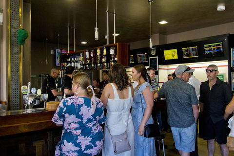 Deloraine Hotel - Australia Accommodation 13
