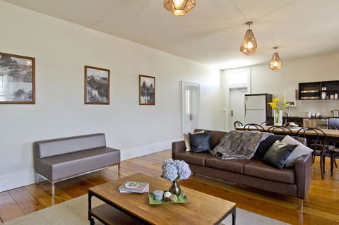 Deloraine Hotel - Australia Accommodation 23