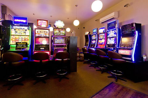 Deloraine Hotel - Australia Accommodation 17