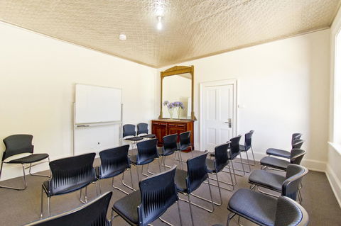 Deloraine Hotel - Australia Accommodation 20