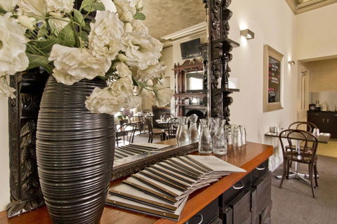 Deloraine Hotel - Australia Accommodation 29