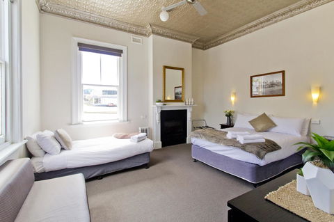 Deloraine Hotel - Australia Accommodation 22