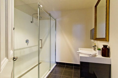 Deloraine Hotel - Australia Accommodation 7