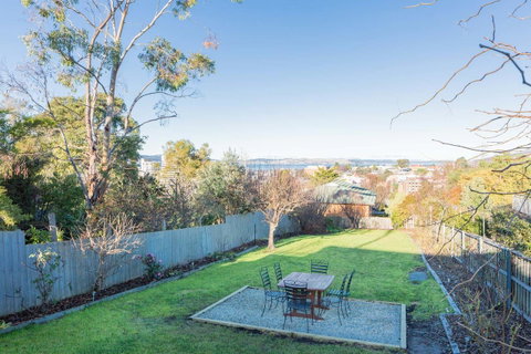 Omaroo House - Panoramic Water Views - Australia Accommodation 33