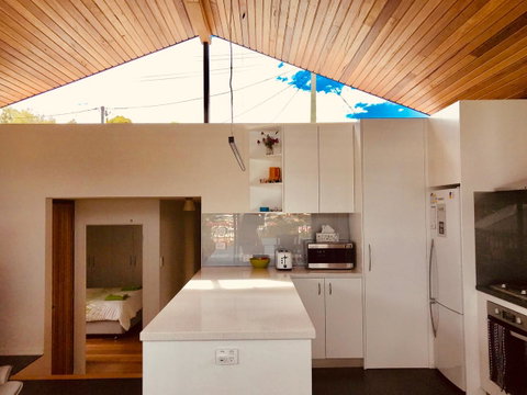 Omaroo House - Panoramic Water Views - Australia Accommodation 16