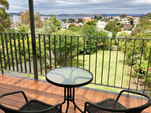 Omaroo House - Panoramic Water Views - Australia Accommodation 3