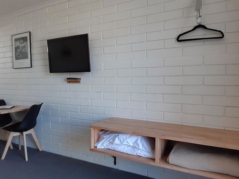 Anchor Wheel Motel - Australia Accommodation 2