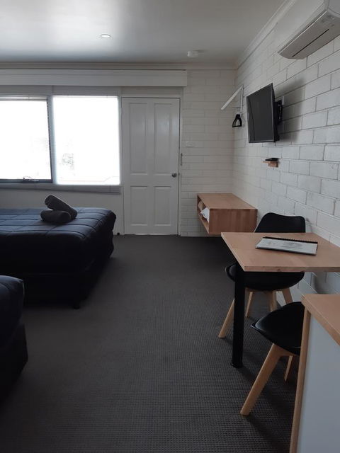 Anchor Wheel Motel - Australia Accommodation 7