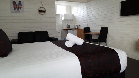 Anchor Wheel Motel - Australia Accommodation 19