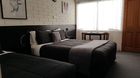 Anchor Wheel Motel - Australia Accommodation 12