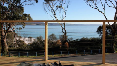 KINGFISHER COTTAGE Beachfront At The Binalong Bay - Australia Accommodation 6