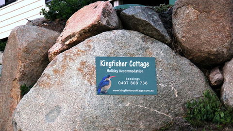 KINGFISHER COTTAGE Beachfront At The Binalong Bay - Australia Accommodation 15