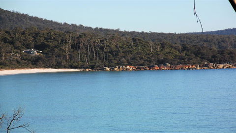 KINGFISHER COTTAGE Beachfront At The Binalong Bay - Australia Accommodation 12