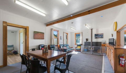 Return To Sender Lodge - Australia Accommodation 6