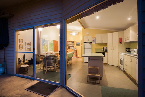 Arthur Riverfront And Sea Lodge Downstream - Australia Accommodation 9