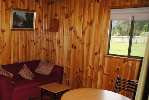 The Wombat Cottage - Australia Accommodation 6