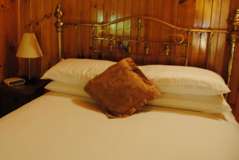 The Wombat Cottage - Australia Accommodation 9