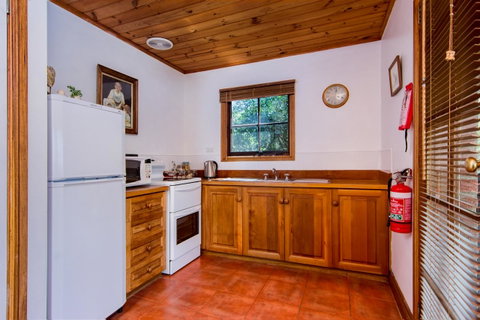Wagners Cottages - Australia Accommodation 40