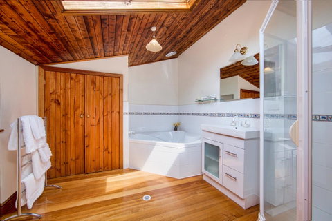 Wagners Cottages - Australia Accommodation 26