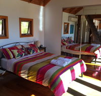The Tree House - Australia Accommodation