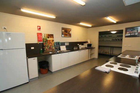 Swansea Backpacker Lodge - Australia Accommodation 13