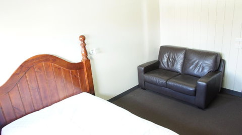 Swansea Backpacker Lodge - Australia Accommodation 11
