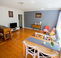 Flora Hill Creek Views - Australia Accommodation