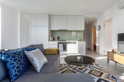 2Bedroom Apartment With Views In Docklands Next To CBD & Marvel Stadium - Australia Accommodation 8