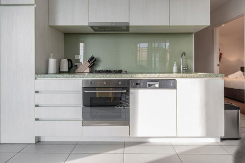 2Bedroom Apartment With Views In Docklands Next To CBD & Marvel Stadium - Australia Accommodation 6