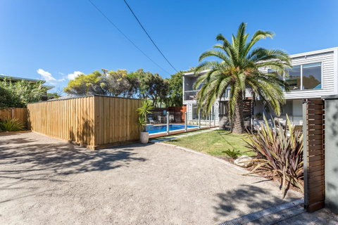 Front Beach House - Australia Accommodation 5