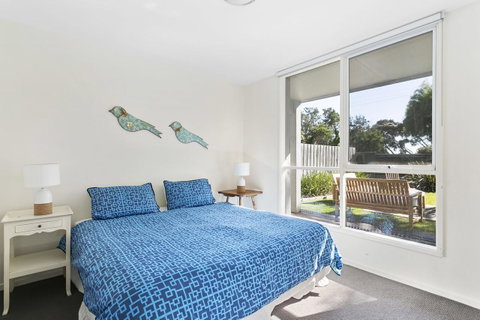 Front Beach House - Australia Accommodation 19